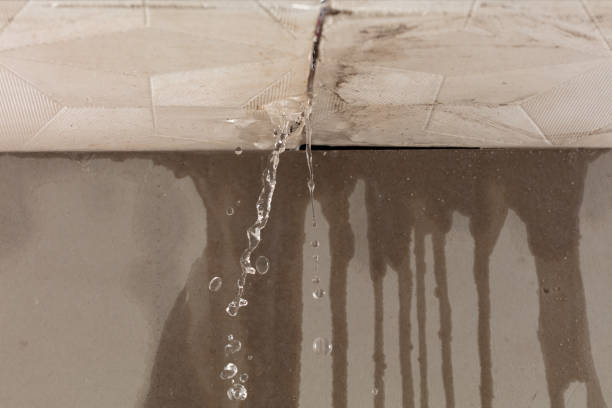 Professional Water Extraction technician working in Republic, PA